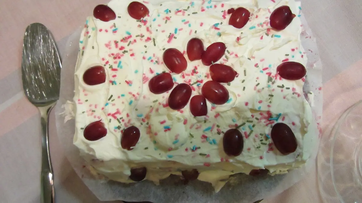 Busy Bee's Cake House – cake shop in Llandarcy, Briton Ferry
